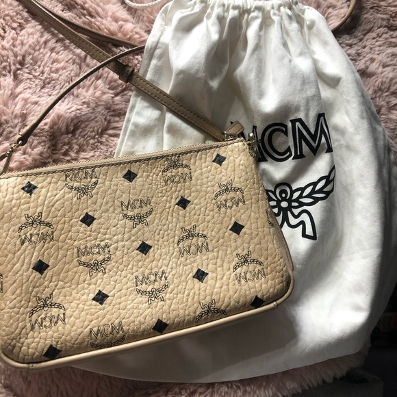 Handbag - Picture 3 of 4